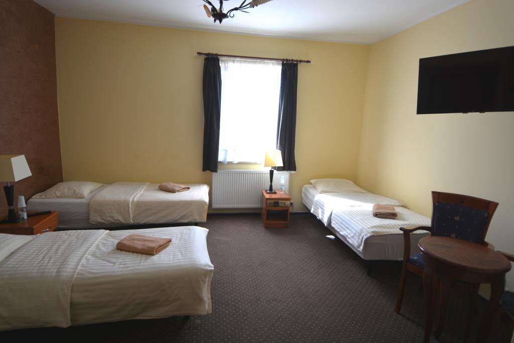 Hotel Stawisko Klaudyn Bagian luar foto