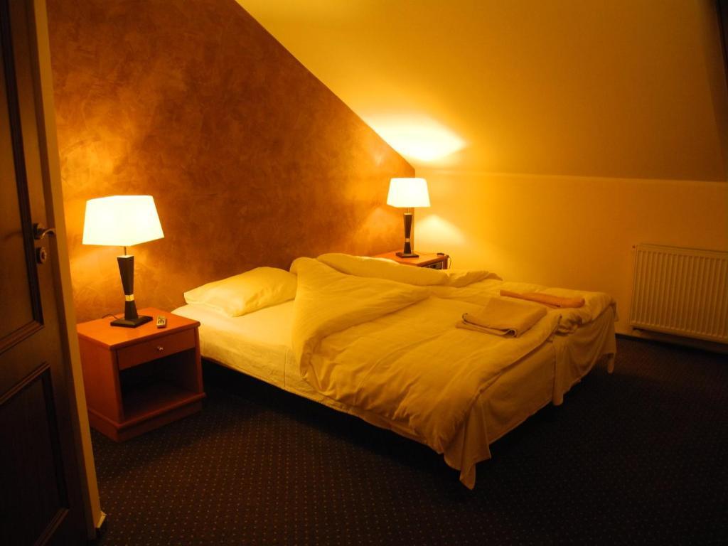 Hotel Stawisko Klaudyn Bagian luar foto